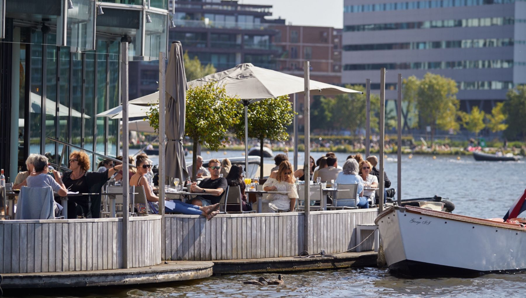 Best waterfront bars to go by boat | I amsterdam